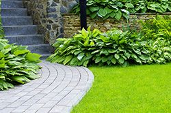 Мощение дорожек и площадок с использованием природного камня   в Оренбурге