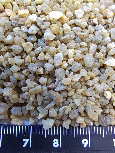 Кварцевый песок для водоподготовки фр. 1,6-3 мм.  купить в Оренбурге фото Камень Клуб