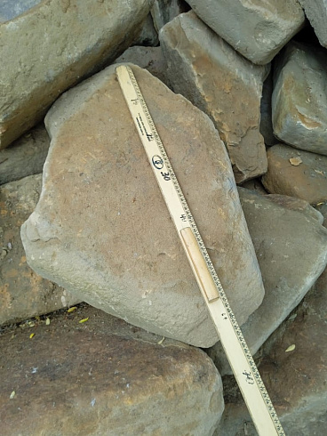 Kamenclub.ru: Песчаник для мощения дорожек, площадок, парковок ( фр 5-10 см)  купить в Оренбурге песчаник  серый желтый коричневый рыжий песчаник оголтованный окатанный 6500 руб/т   фото КАМЕНЬ КЛУБ