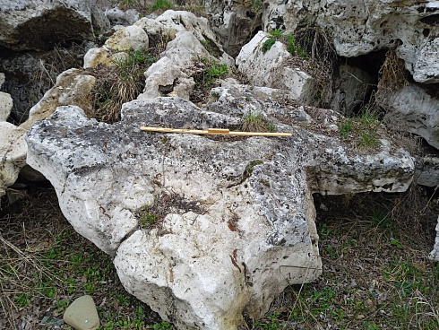 Kamenclub.ru: Выветренный известняк (степной) фр. 500-1500 мм.  купить в Оренбурге    10000 руб/т   фото КАМЕНЬ КЛУБ