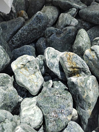 Галтованный жадеит (фр. 70-100 мм) фото Камень Клуб  купить в Оренбурге