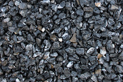 Kamenclub.ru: Щебень крошка черный (мрамор) фр. 3-5 мм.  купить в Оренбурге мрамор черный белый с прожилками щебень мраморный декоративный колотый 18000 руб/т   фото КАМЕНЬ КЛУБ