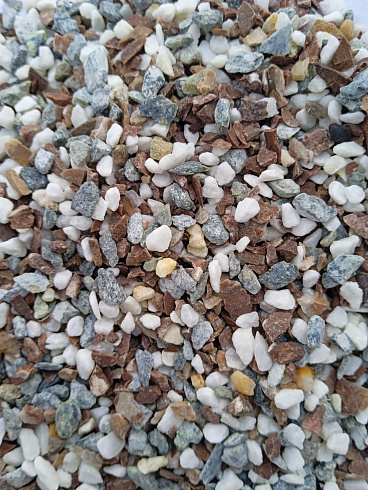 Kamenclub.ru: Мраморная крошка (щебень крошка микс : белый-черный-розовый) фр. 3-5 мм.  купить в Оренбурге мрамор белый, черный, розовый, разноцветный мраморная каменная крошка декорвтивная 12000 руб/т   фото КАМЕНЬ КЛУБ