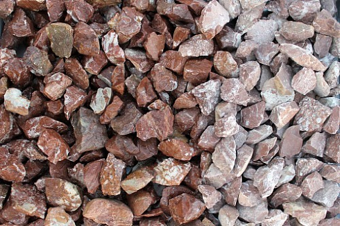 Kamenclub.ru: Мраморная крошка (щебень крошка розовый) фр. 20-40 мм.  купить в Оренбурге мрамор розовый, красный мраморная крошка декоративная 11000 руб/т   фото КАМЕНЬ КЛУБ