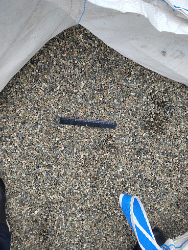 Kamenclub.ru: Галька речная окат (серая) фр.5-10 мм купить  в Оренбурге галька речная серая, серый, темно-серый, светло-серый, коричневый речная окатанная галька декоративная ландшатфная 5000 руб/т   фото КАМЕНЬ КЛУБ