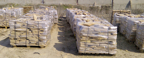 Kamenclub.ru: Песчаник пластушка галтованный желтый с рисунком (3 см)  купить в Оренбурге плитняк - пластушка желтый песчаник 21000 руб/м3   фото КАМЕНЬ КЛУБ