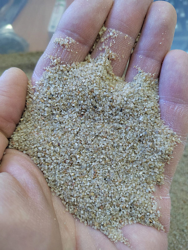 Кварцевый песок для площадок фр. 0,3 - 1 мм.  купить в Оренбурге фото Камень Клуб