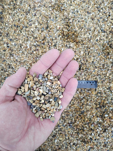 Галька речная окат (рыжая) фр.3-5 мм купить в Оренбурге 