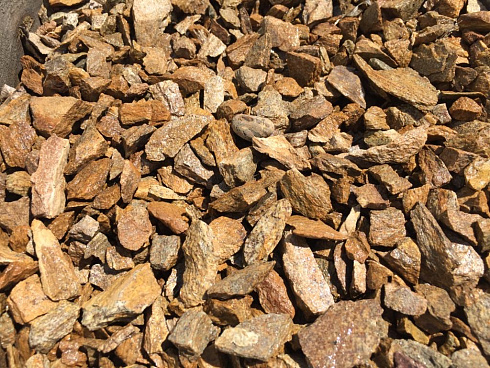 Kamenclub.ru: Щебень крошка желтый (ЗЛАТОЛИТ) фр. 20-40 мм.  купить в Оренбурге златолит бежевый, золотистый, желтый декоративная каменная крошка 10800 руб/т   фото КАМЕНЬ КЛУБ