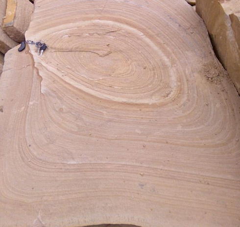 Kamenclub.ru: Форматный камень (плаха) пошаговая дорожка от 70-150 см (4 -12 см)  купить в Оренбурге плитняк  форматный плаха желтый песчаник 9 000 руб/т   фото КАМЕНЬ КЛУБ