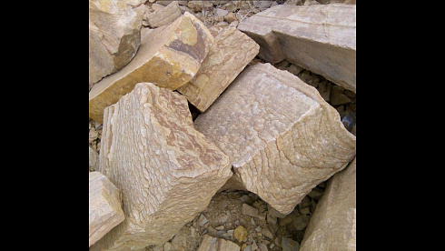 Kamenclub.ru: Песчаник пластушка желтый с рисунком (4-6 см)  купить в Оренбурге плитняк пластушка желтый с рисунком песчаник 9 000 руб/м3   фото КАМЕНЬ КЛУБ