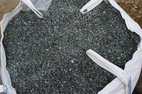 Kamenclub.ru: Щебень крошка зеленый (змеевик) фр. 10-20 мм.  купить в Оренбурге змеевик зеленый, салатовый декоративная ландшафтная каменная крошка щебня 7 200 руб/т   фото КАМЕНЬ КЛУБ