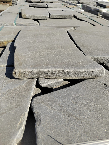 Kamenclub.ru: Песчаник галтованный для облицовки (фр. 2-5 см)  купить в Оренбурге песчник рыжий желтый серый песчаник окатанный речной 6 000 руб/т   фото КАМЕНЬ КЛУБ