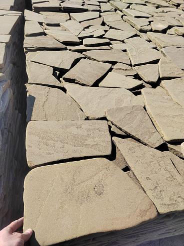 Kamenclub.ru: Песчаник пластушка галтованная серо-зеленая (3,0 см)  купить в Оренбурге песчаник серо-зеленый песчаник 18000 руб/м3   фото КАМЕНЬ КЛУБ