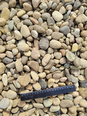 Kamenclub.ru: Галька речная окат рыжая фр. 20-40 мм. купить  в Оренбурге галька речная окатанная рыжая желтая серая округлая речная галька 5000 руб/т   фото КАМЕНЬ КЛУБ