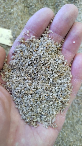 Кварцевый песок для площадок фр. 0,8 - 2 мм.  купить в Оренбурге фото Камень Клуб