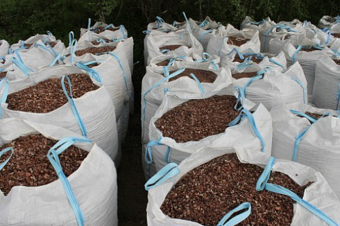 Kamenclub.ru: Мраморная крошка (щебень крошка розовый) фр. 10-20 мм.  купить в Оренбурге мрамор розовый, красный каменная декоративная крошка ландшафтная 11000 руб/т   фото КАМЕНЬ КЛУБ