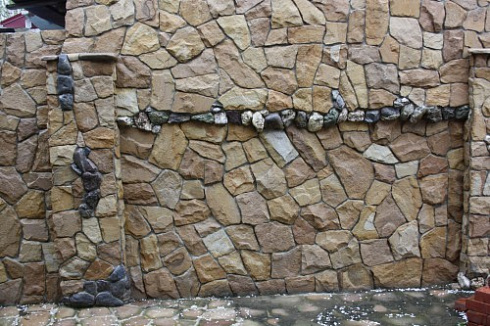 Kamenclub.ru: Песчаник колотый для облицовки (фр. 2-3 см)  купить в Оренбурге песчаник бежевый серый рыжий песчаник строительный 5000 руб/т   фото КАМЕНЬ КЛУБ