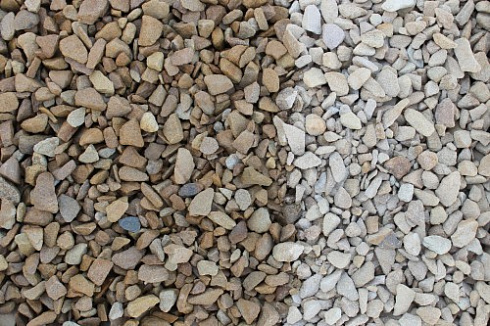 Kamenclub.ru: Щебень крошка желтый (песчаник) фр. 10-20 мм.  купить в Оренбурге песчаник бежевый, серый, рыжий декоративный ландшафтный щебень колотый 9500 руб/т   фото КАМЕНЬ КЛУБ