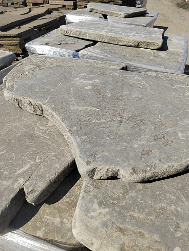 Kamenclub.ru: Песчаник галтованный для облицовки (фр. 2-5 см)  купить в Оренбурге песчник рыжий желтый серый песчаник окатанный речной 6 000 руб/т   фото КАМЕНЬ КЛУБ