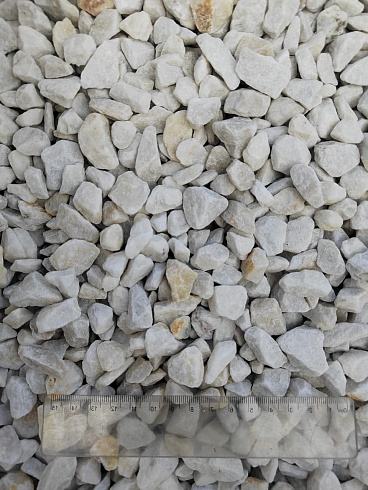 Kamenclub.ru: Мраморная крошка, щебень, цвет-белый, фр. 10-20 мм.  купить в Оренбурге мрамор белый, молочный айвори каменная ландшафтная декоративная крошка шебня 12000 руб/т   фото КАМЕНЬ КЛУБ