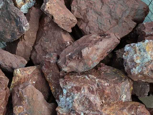 Kamenclub.ru: Щебень крошка красный (ЯШМА) фр. 5-10 мм.  купить в Оренбурге крошка каменная яшмы красный, бордовый, темно-красный декоративная крошка ландшафтная каменная яшмоидная 8500 руб/т   фото КАМЕНЬ КЛУБ