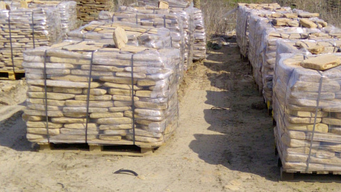 Kamenclub.ru: Песчаник пластушка галтованный желтый с рисунком (3 см)  купить в Оренбурге плитняк - пластушка желтый песчаник 21000 руб/м3   фото КАМЕНЬ КЛУБ