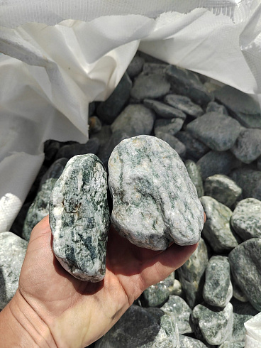 фото Галтованный жадеит (фр. 70-100 мм)  купить в Оренбурге в интернет-портале КАМЕНЬ КЛУБ