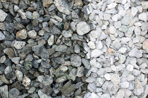 Kamenclub.ru: Щебень крошка зеленый (змеевик) фр. 20-40 мм.  купить в Оренбурге мрамор зеленый, салатовый ландшафтная мраморная крошка 8500 руб/т   фото КАМЕНЬ КЛУБ