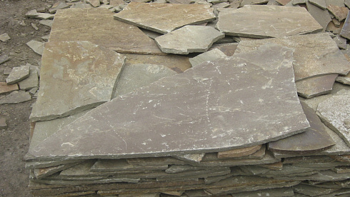 Kamenclub.ru: Песчаник пластушка серо-зеленый (1,5 см)  купить в Оренбурге плитняк - пластушка серо-зеленый, серый, зеленый пластушка рваная ландшафтная колотая 10200 руб/м3   фото КАМЕНЬ КЛУБ