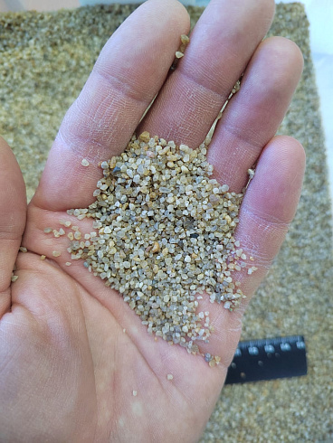 Кварцевый песок для площадок фр. 0,8 - 2 мм.  купить в Оренбурге фото Камень Клуб