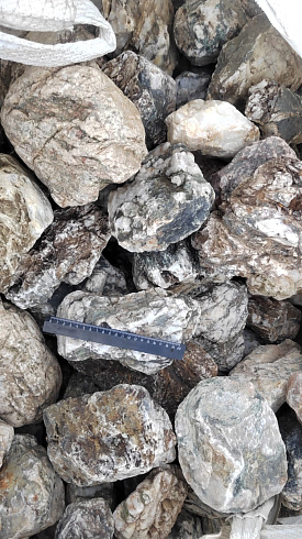 Kamenclub.ru: Кварцевый валунчик фр.100-300 мм.  купить в Оренбурге кварц белый, бежевый молочный рыжий крупный природный камень галечник 7850 руб/т   фото КАМЕНЬ КЛУБ