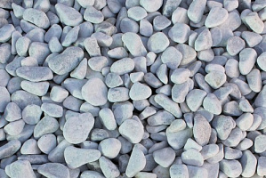 Kamenclub.ru: Мраморная крошка (щебень галтованный белый), фр.20-40 мм.  купить в Оренбурге мрамор белый бежевый молочный мраморный щебень декоративный 17000 руб/т   фото КАМЕНЬ КЛУБ