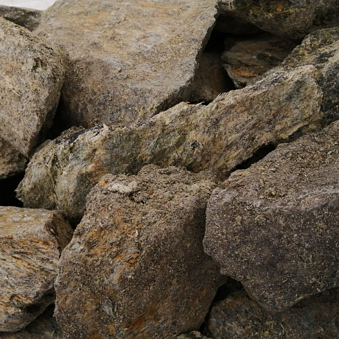 фото Змеевик салатовый  (фр. 70-100 мм)  купить в Оренбурге в интернет-портале КАМЕНЬ КЛУБ