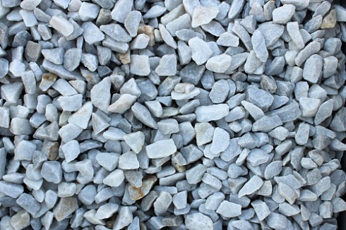 Kamenclub.ru: Мраморная крошка, щебень, цвет-белый,  фр. 20-40 мм.  купить в Оренбурге мрамор белый молочный слоновая кость айвори  мраморная крошка ландшафтная 12000 руб/т   фото КАМЕНЬ КЛУБ