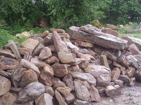 Kamenclub.ru: Песчаник декоративный ландшафтный (фр. 300-500 мм)  купить в Оренбурге песчаник желтый рыжий серый зеленый валун речной окатанный природный песчаника 4 500 руб/т   фото КАМЕНЬ КЛУБ