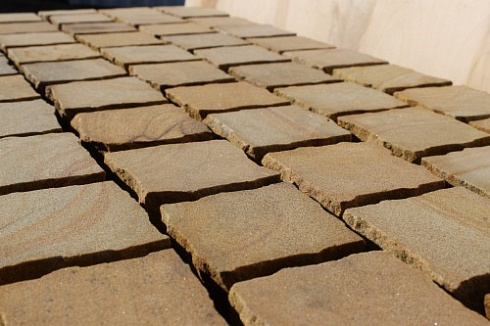 Kamenclub.ru: Песчаник брусчатка (Прага) art PSG-10-07  купить в Оренбурге    2600 руб/кв.м   фото КАМЕНЬ КЛУБ