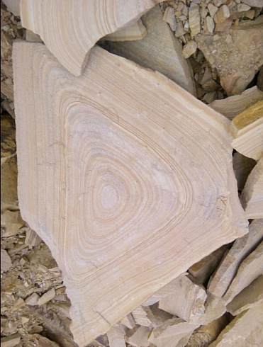 Kamenclub.ru: Форматный камень (плаха) пошаговая дорожка от 70-150 см (4 -12 см)  купить в Оренбурге плитняк  форматный плаха желтый песчаник 9 000 руб/т   фото КАМЕНЬ КЛУБ