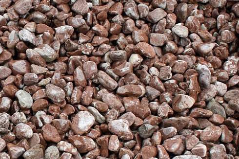 Kamenclub.ru: Мраморная крошка (щебень галтованный розовый) фр.40-70 мм.  купить в Оренбурге мрамор розовый, красный галтовка мраморная щебня 15000 руб/т   фото КАМЕНЬ КЛУБ