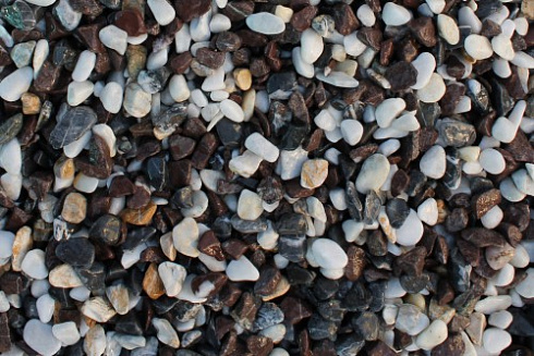 Kamenclub.ru: Мраморная крошка (щебень крошка микс : белый-черный-розовый) фр. 5-10 мм.  купить в Оренбурге мрамор белый, черный, розовый, разноцветный микс декоративная мраморная каменная крошка 12000 руб/т   фото КАМЕНЬ КЛУБ