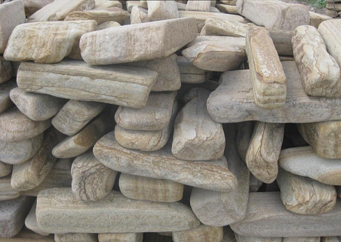 Kamenclub.ru: Песчаник пластушка галтованный желтый с рисунком (3 см)  купить в Оренбурге плитняк - пластушка желтый песчаник 21000 руб/м3   фото КАМЕНЬ КЛУБ