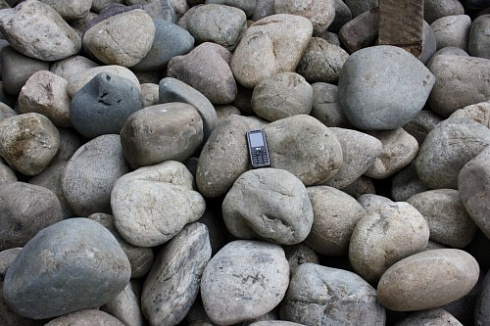 Kamenclub.ru: Речной валун (Ассорти) фр.100-300 мм.  купить в Оренбурге галечник серый, темно-серый, светло-серый речная галька крупных размеров 4200 руб/т   фото КАМЕНЬ КЛУБ