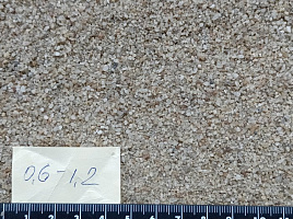 Кварцевый песок для площадок фр. 0,6-1,2 мм.  купить в Оренбурге фото Камень Клуб