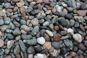 Kamenclub.ru: Галька окат (цветная картошка) фр. 50-100 мм. купить  в Оренбурге галька природная окатанная серый белый цветной синий темно-серый коричневый округлый галечник окатанный 6800 руб/т   фото КАМЕНЬ КЛУБ