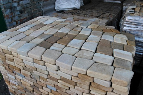 Kamenclub.ru: Песчаник брусчатка (Готика) art PSG-L-01  купить в Оренбурге    2300 руб/кв.м   фото КАМЕНЬ КЛУБ