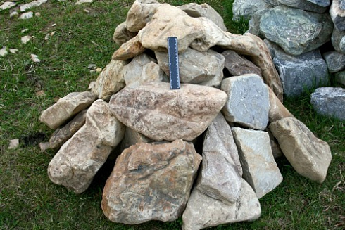 Kamenclub.ru: Песчаник декоративный ландшафтный (фр. 300-500 мм)  купить в Оренбурге песчаник желтый рыжий серый зеленый валун речной окатанный природный песчаника 4 500 руб/т   фото КАМЕНЬ КЛУБ