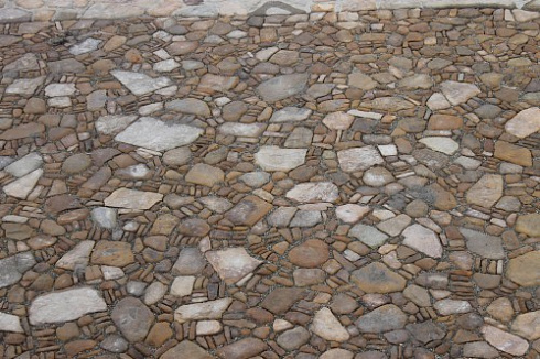 Kamenclub.ru: Песчаник для мощения дорожек, площадок, парковок ( фр 5-10 см)  купить в Оренбурге песчаник  серый желтый коричневый рыжий песчаник оголтованный окатанный 6500 руб/т   фото КАМЕНЬ КЛУБ