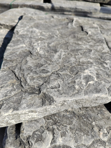 Kamenclub.ru: Песчаник галтованный для облицовки (фр. 2-5 см)  купить в Оренбурге песчник рыжий желтый серый песчаник окатанный речной 6 000 руб/т   фото КАМЕНЬ КЛУБ