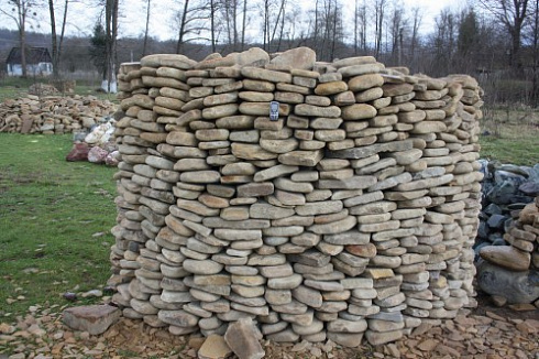 Kamenclub.ru: Песчаник для мощения дорожек, площадок, парковок ( фр 5-10 см)  купить в Оренбурге песчаник  серый желтый коричневый рыжий песчаник оголтованный окатанный 6500 руб/т   фото КАМЕНЬ КЛУБ