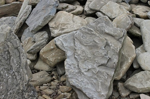 Kamenclub.ru: Песчаник декоративный ландшафтный (фр. 300-500 мм)  купить в Оренбурге песчаник желтый рыжий серый зеленый валун речной окатанный природный песчаника 4 500 руб/т   фото КАМЕНЬ КЛУБ